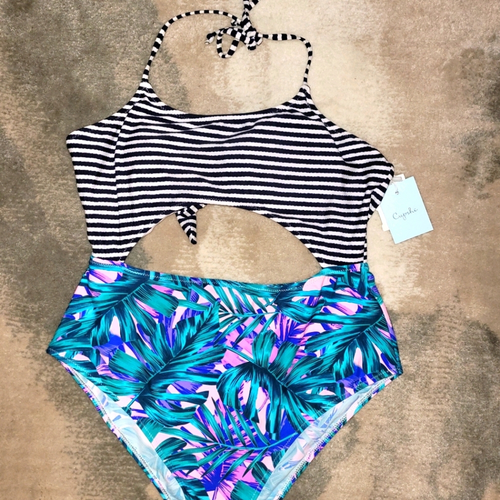 One peice bathing suit Cupshe
